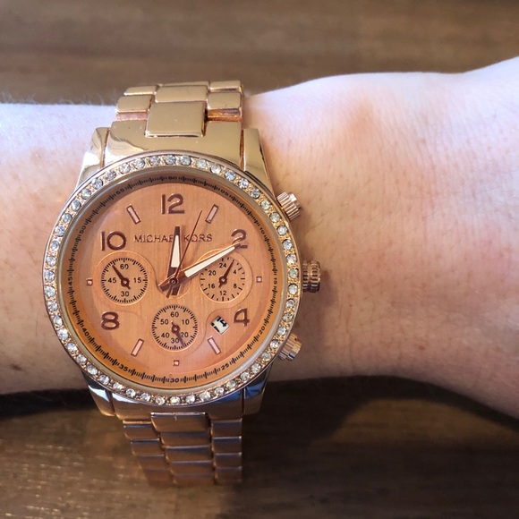 Michael Kors Rose Gold watch - Picture 4 of 7
